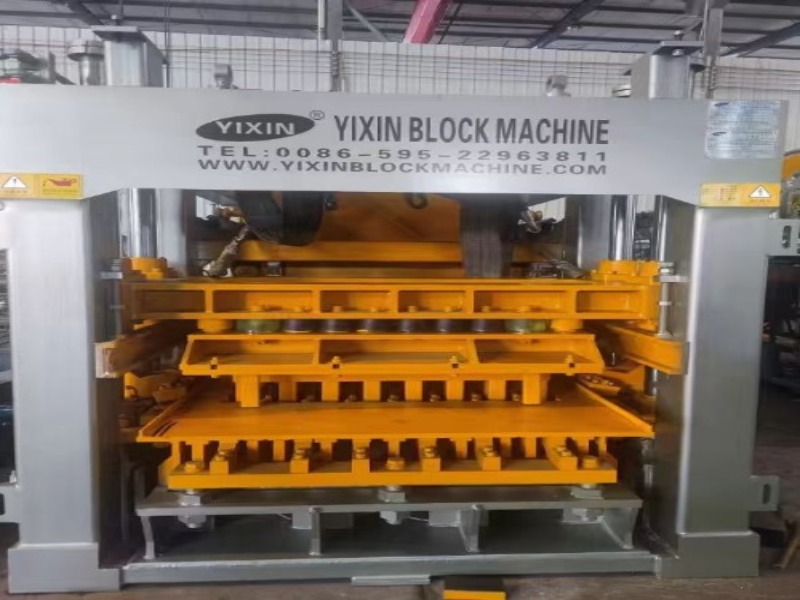 Высокотехнологичная кирпичная фабрика Quanzhou Yixin Intelligent HD15-15 экспортируется в Бангладеш.